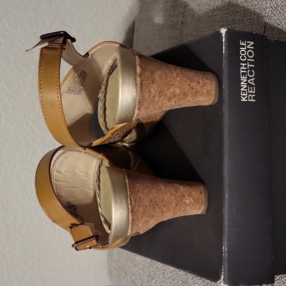 Kenneth Cole Reaction Sandals - Picture 3 of 9